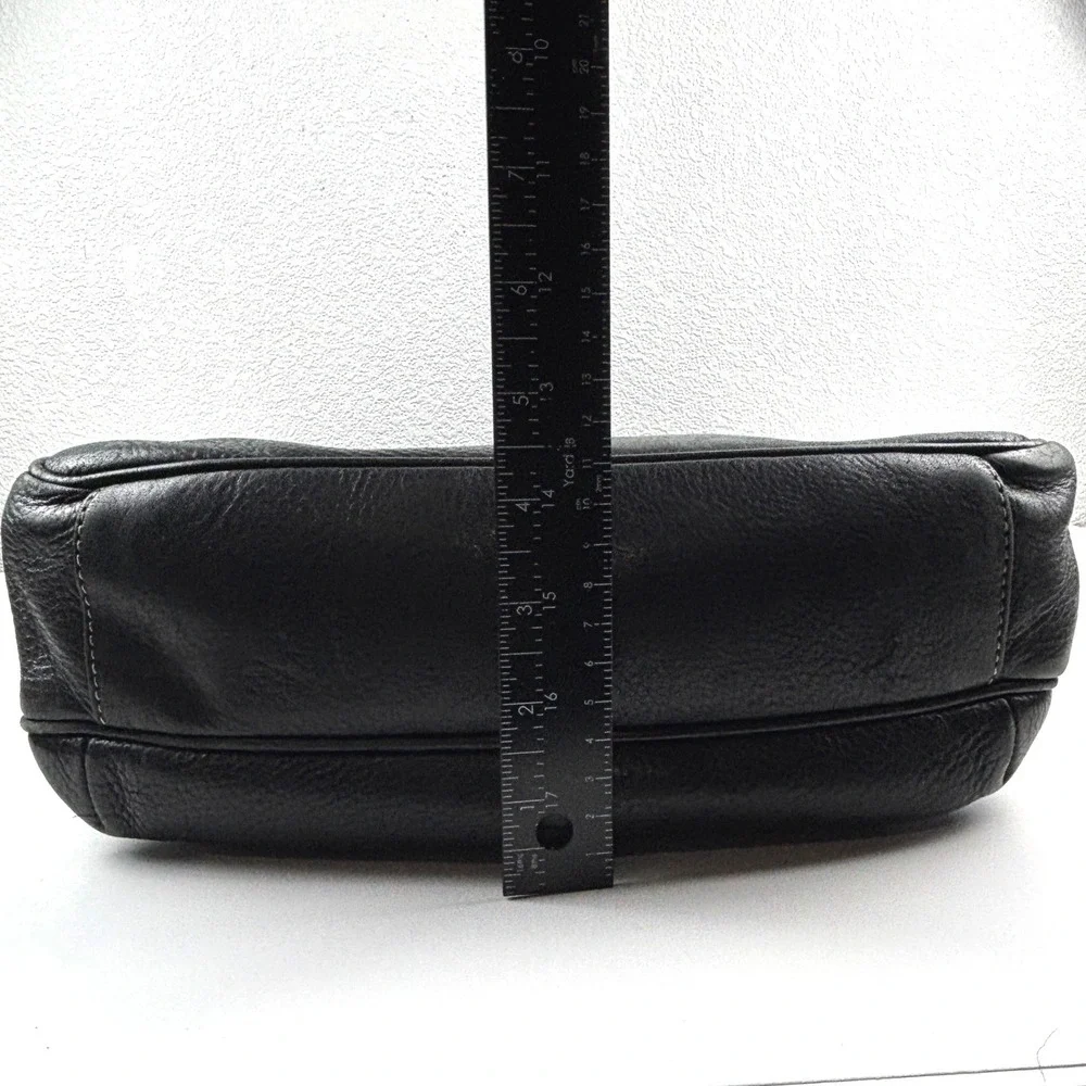 Vtg Cole Haan Messenger Bag Unisex Medium Black Leather Lion Crest Buckle Preppy